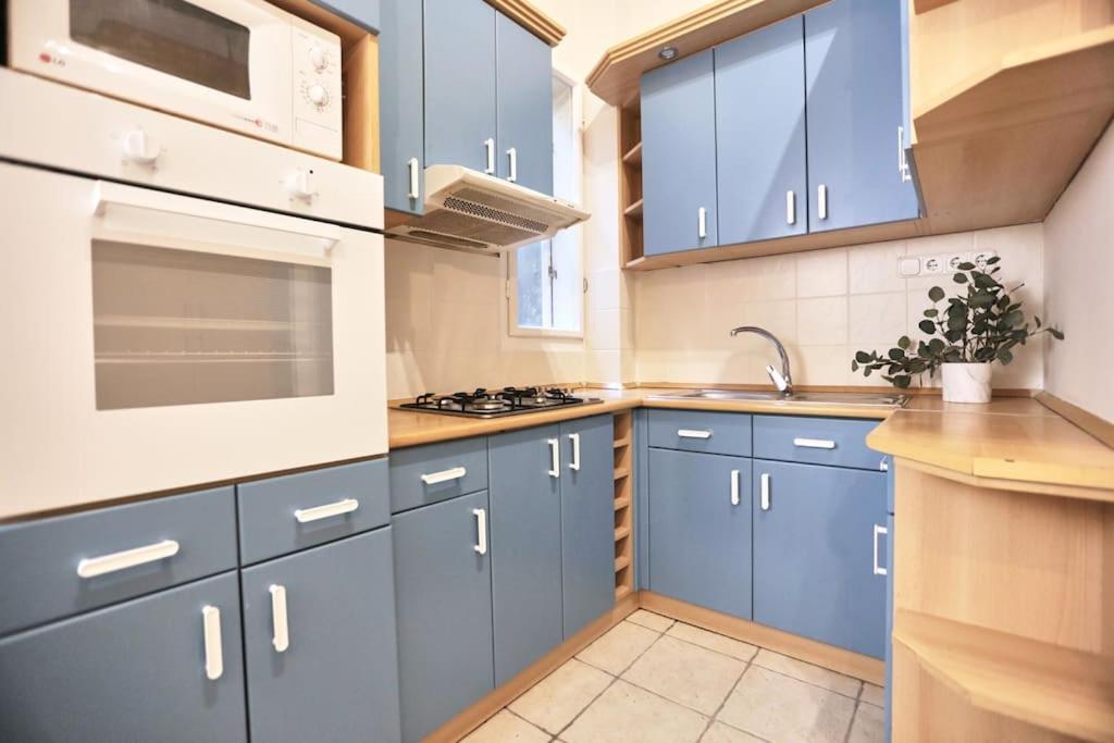 Unwind In Style W Sauna Dsgn 2Br Home Budapest Kültér fotó